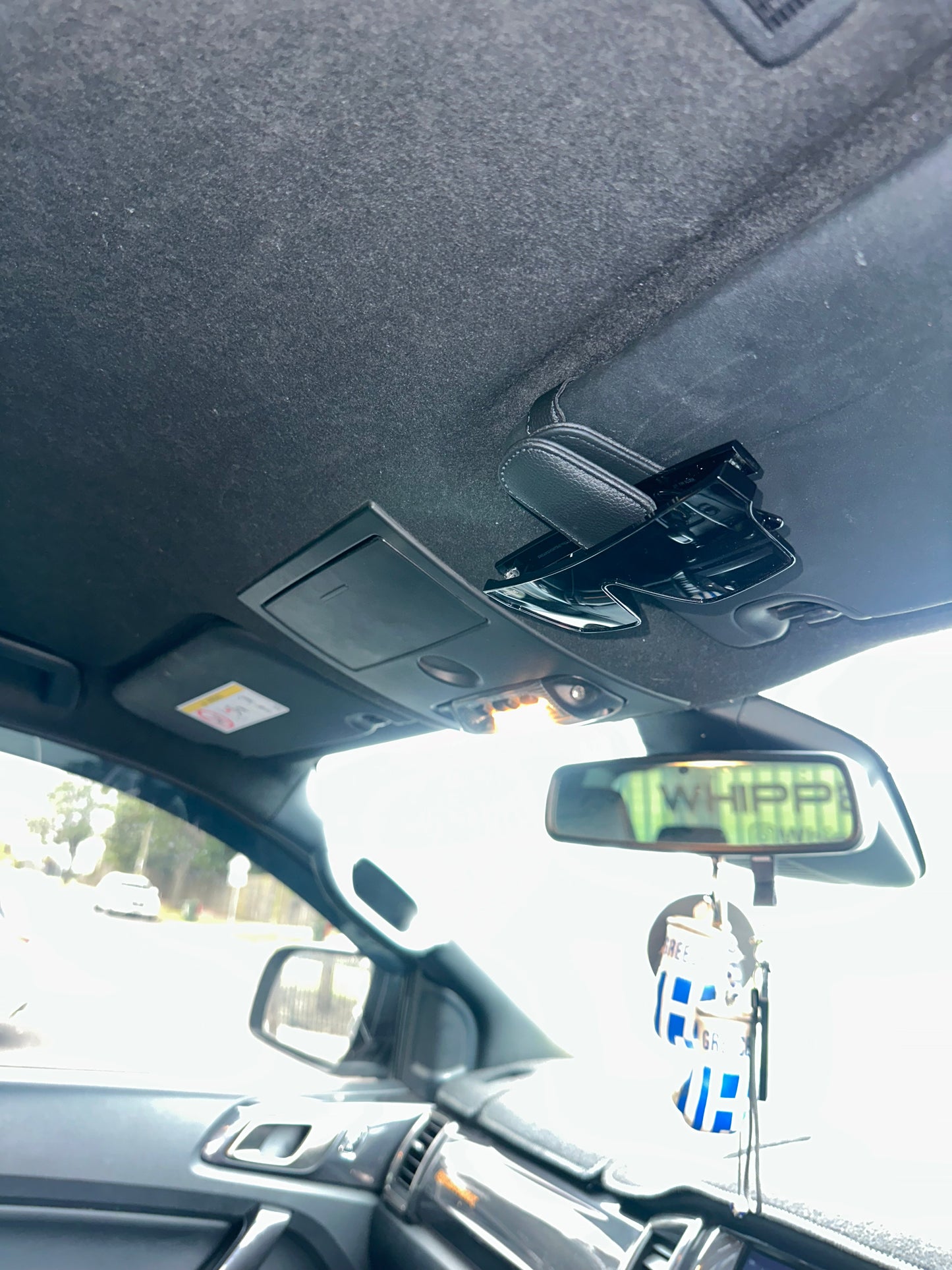 WHIPPED SUNGLASS HOLDER ā¢ļø